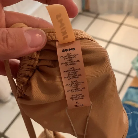 Skims Bikini Top - Picture 2 of 3